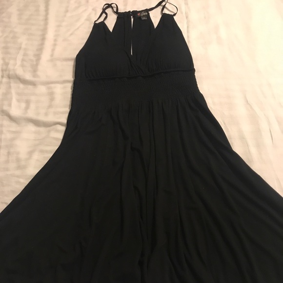 Guess Dresses & Skirts - Women’s Black Flowy Guess Dress